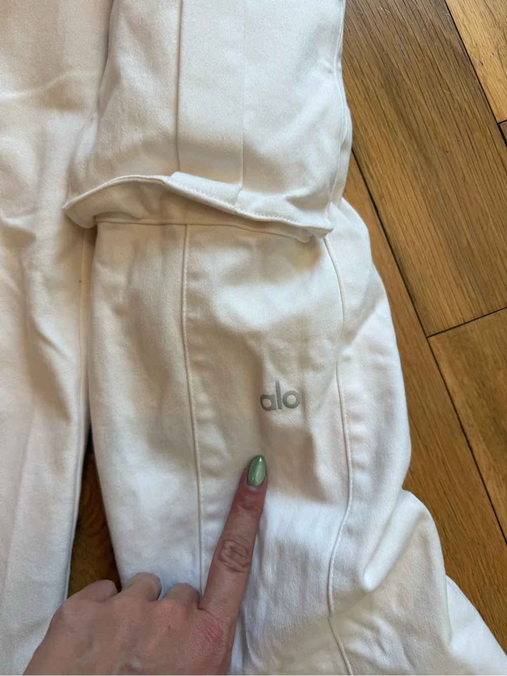 ALO Yoga Off-White Wide-Leg Cargo Pants
